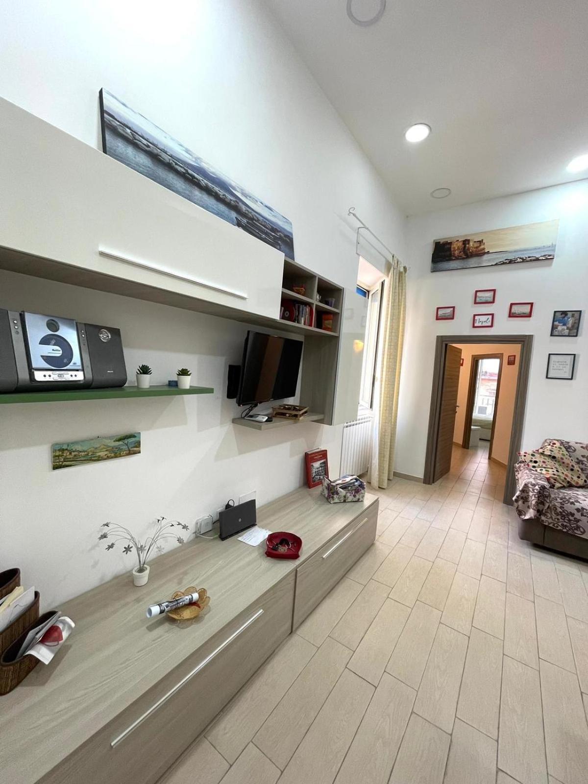 Ginevra'S Apartment Наполи Екстериор снимка
