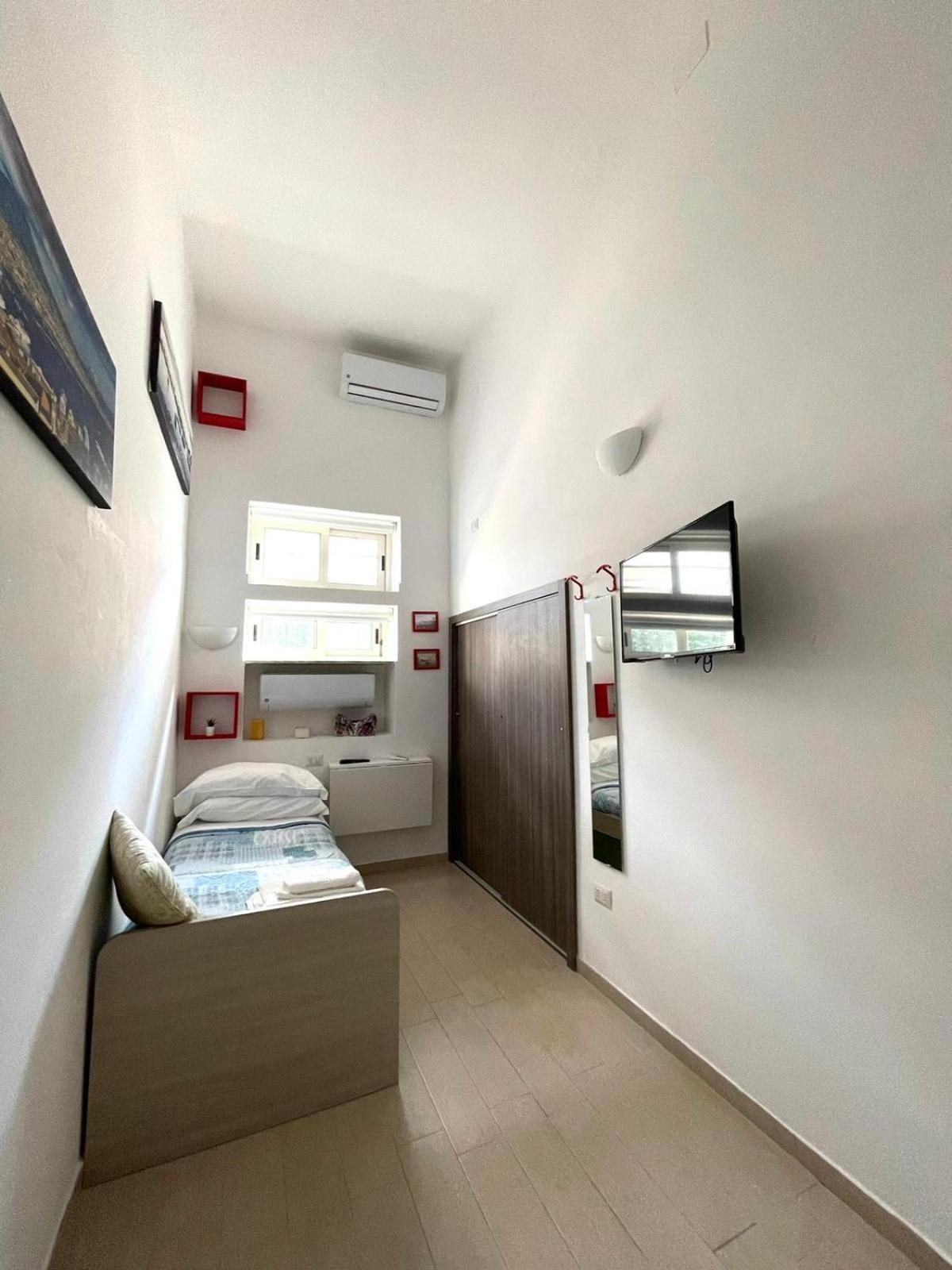 Ginevra'S Apartment Наполи Екстериор снимка