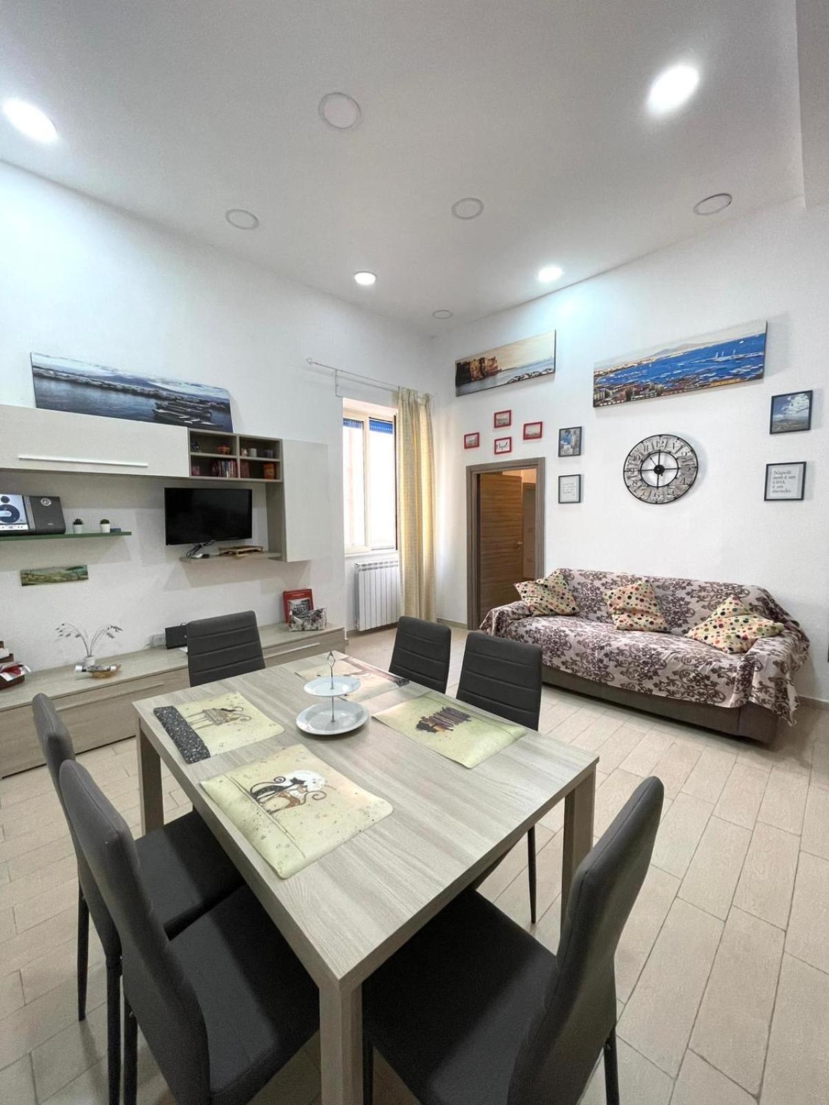 Ginevra'S Apartment Наполи Екстериор снимка