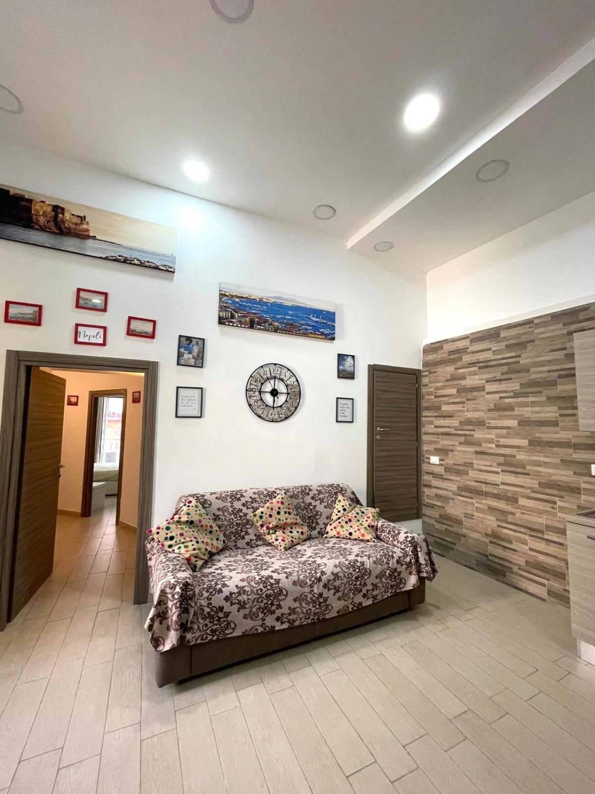 Ginevra'S Apartment Наполи Екстериор снимка