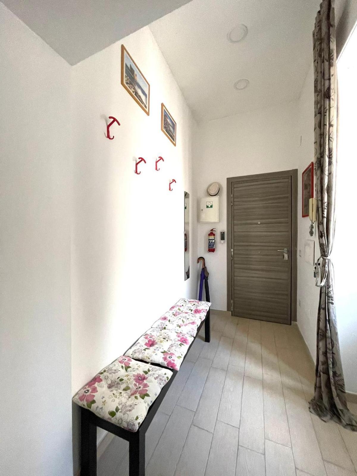 Ginevra'S Apartment Наполи Екстериор снимка