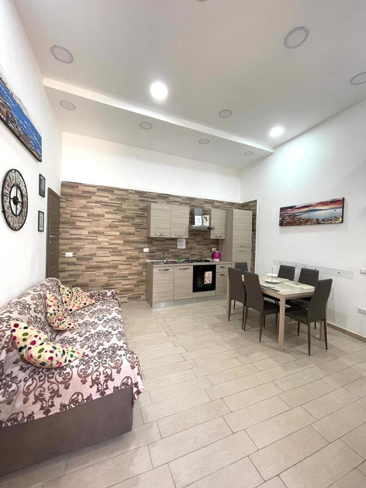 Ginevra'S Apartment Наполи Екстериор снимка
