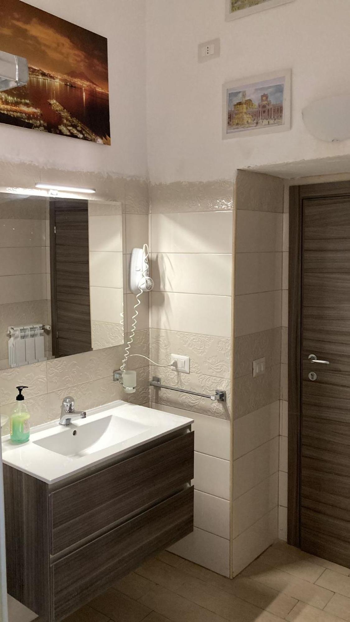 Ginevra'S Apartment Наполи Екстериор снимка